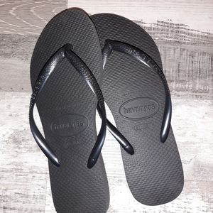 EUC Havaianas black sandal